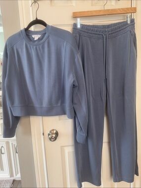 Athleta Slate Blue Cropped Sweatshirt and Lounge Pants Set